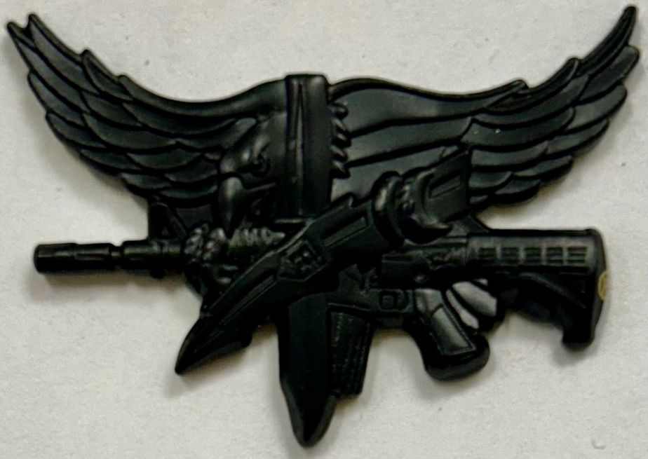 SWAT OPERATOR BASIC PIN - MATTE BLACK